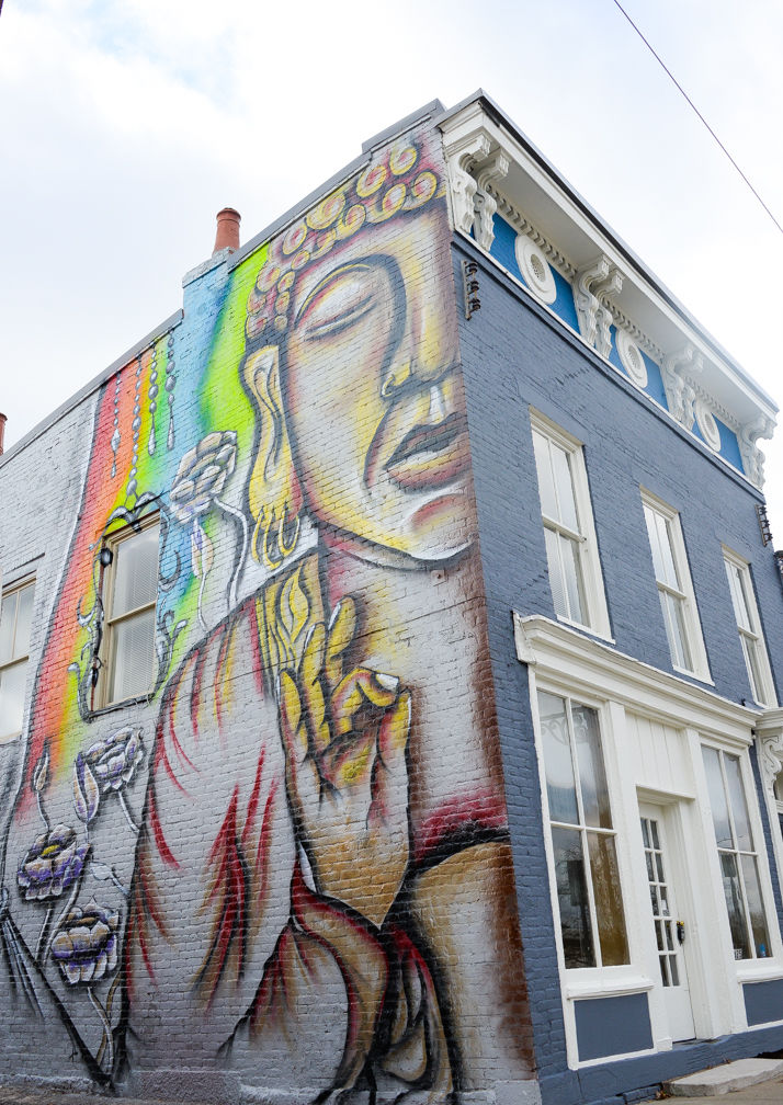 Muralist gives downtown building a facelift